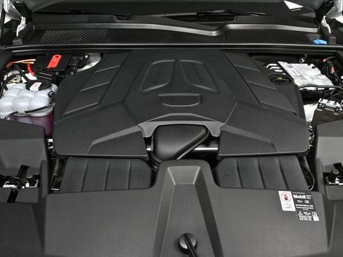 Certified 2026 Porsche Cayenne AWD/4WD image 33