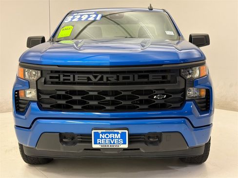 Used 2022 Chevrolet Silverado 1500 Custom image 2