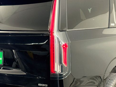 Used 2021 Cadillac Escalade Sport RWD image 34