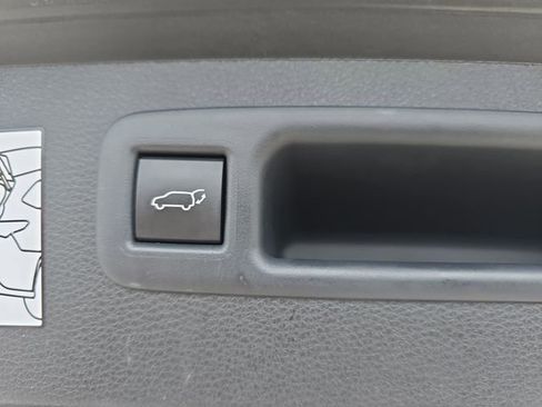 Used 2024 Toyota Highlander XSE image 14