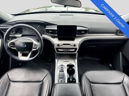 Used 2023 Ford Explorer XLT w/ Equipment Group 202A AWD/4WD image 18