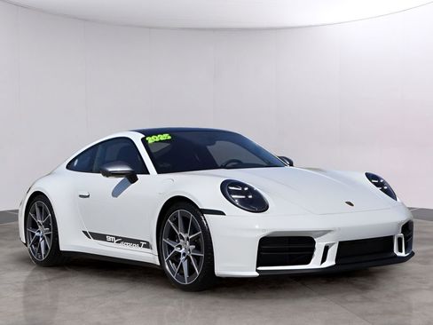 Certified 2025 Porsche 911 Carrera T RWD image 11