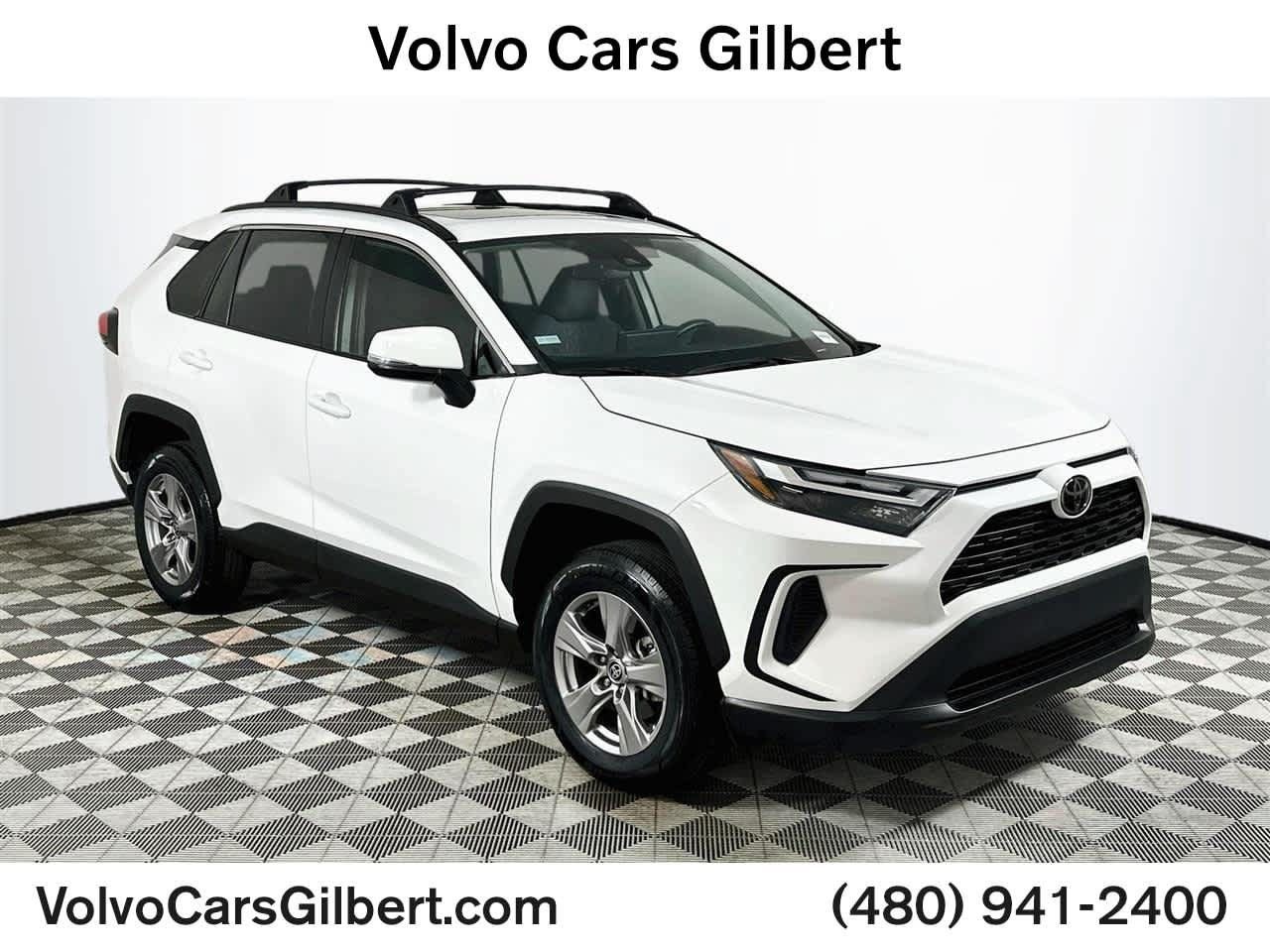 Used 2022 Toyota RAV4 XLE w/ Convenience Package FWD image 1
