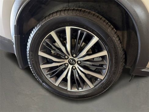 Used 2022 INFINITI QX60 Sensory w/ Vision Package image 9