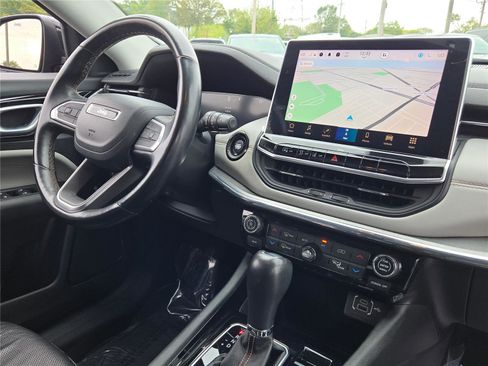 Certified 2022 Jeep Compass Limited w/ Elite Group image 8