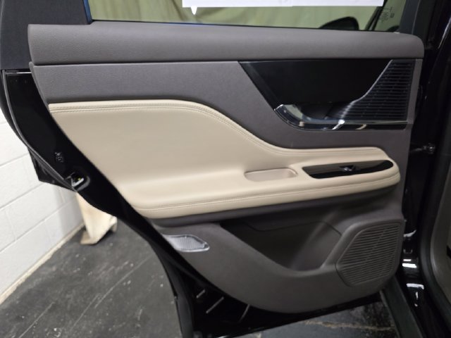 Used 2021 Lincoln Corsair AWD w/ Premium Package image 31