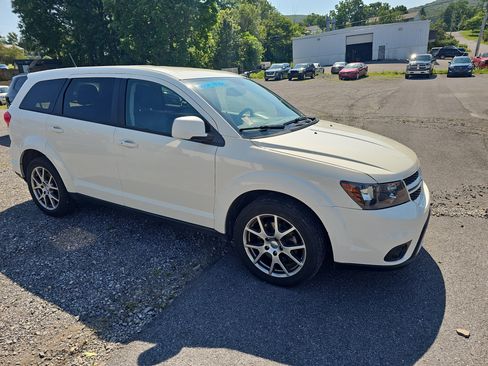 Used 2017 Dodge Journey GT w/ Driver Convenience Group AWD/4WD image 1