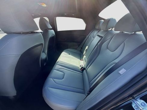Used 2025 Hyundai Elantra Limited FWD image 23