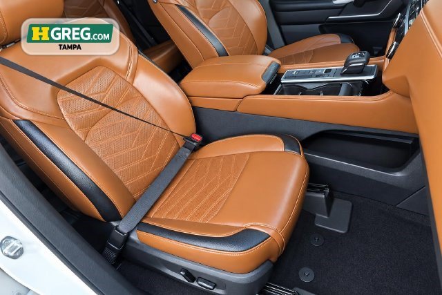 Used 2022 Nissan Pathfinder Platinum w/ Cargo Package FWD image 11
