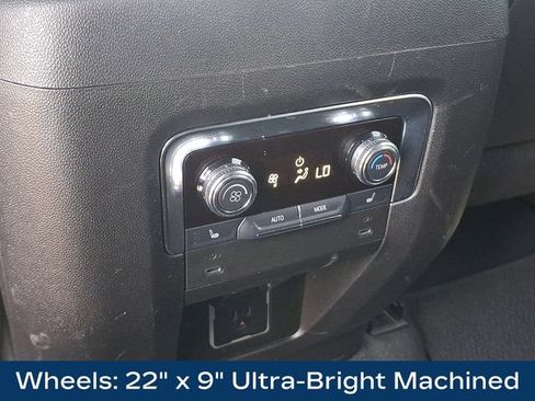 Used 2025 GMC Yukon XL Denali AWD/4WD image 18