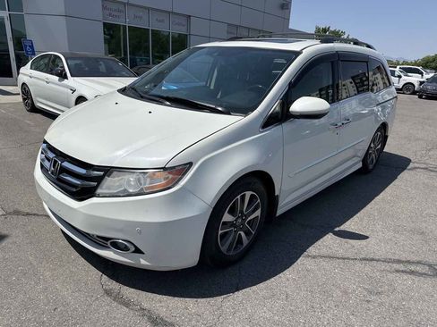 Used 2015 Honda Odyssey Touring Elite image 2