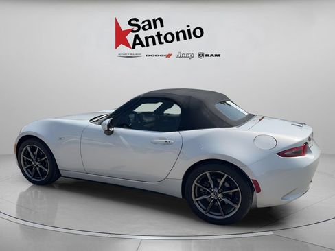 Used 2016 MAZDA MX-5 Miata Grand Touring RWD image 10
