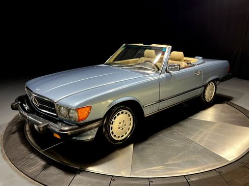 Used 1989 Mercedes-Benz 560 SL image 3