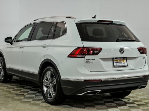 Used 2020 Volkswagen Tiguan SE image 4