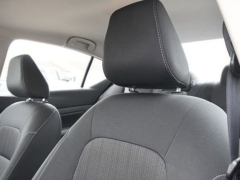 Used 2025 Nissan Altima 2.5 SV FWD image 12