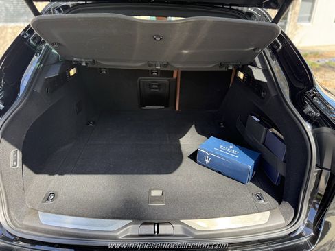 Used 2021 Maserati Levante GranLusso image 25