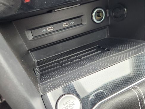 Certified 2025 Volkswagen Taos SEL AWD/4WD image 20