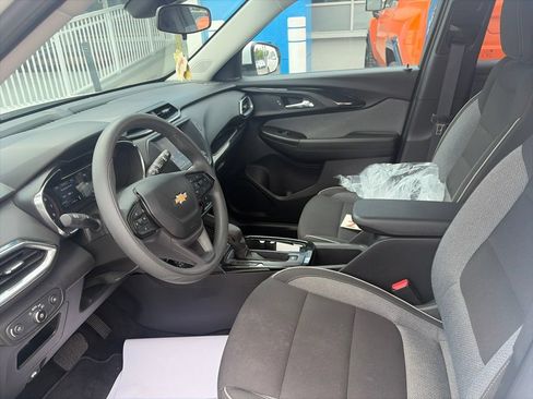 Used 2023 Chevrolet TrailBlazer LT FWD image 12