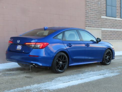 Used 2022 Honda Civic Sport image 3