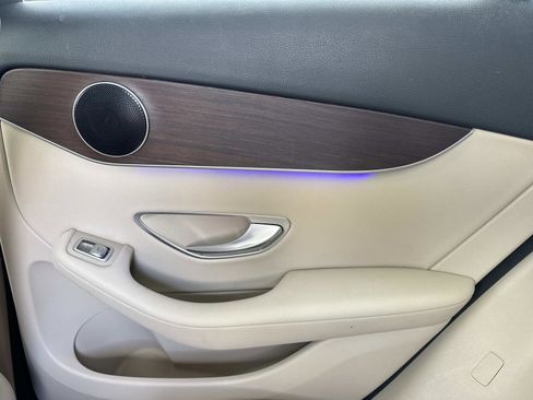 Used 2020 Mercedes-Benz GLC 300 4MATIC image 16