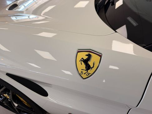 Used 2015 Ferrari California T RWD image 24