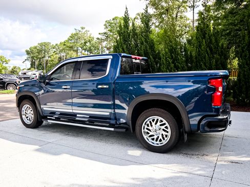 Used 2023 Chevrolet Silverado 1500 High Country w/ Technology Package AWD/4WD image 7