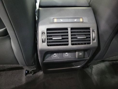 Used 2024 Land Rover Discovery Sport Dynamic SE image 23