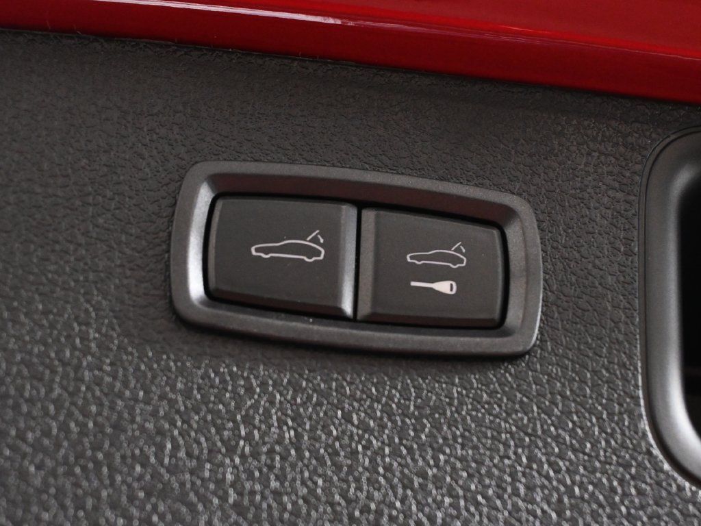 Used 2026 Porsche Macan AWD/4WD image 44