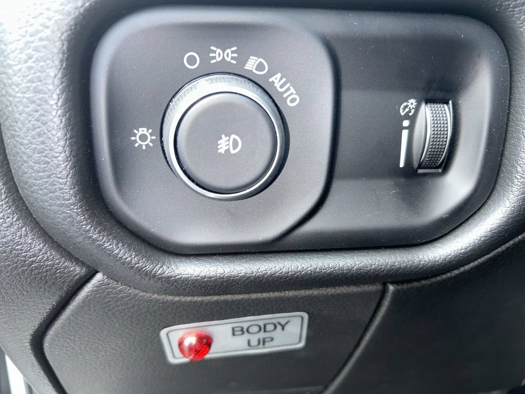 New 2024 RAM 3500 Tradesman w/ Chrome Appearance Group AWD/4WD image 17