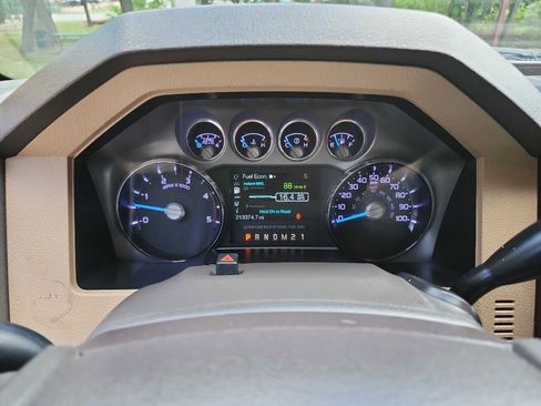 Used 2011 Ford F250 Lariat w/ Lariat Interior Pkg image 25