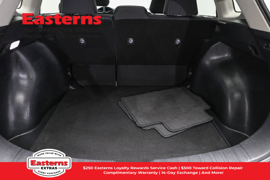 Used 2025 Toyota Corolla Cross LE FWD image 10