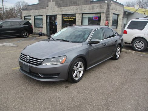 Used 2012 Volkswagen Passat 2.5 SE image 3