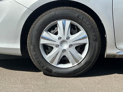Used 2014 Toyota Camry LE FWD image 32