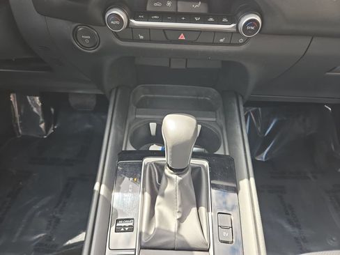 Used 2025 MAZDA CX-50 AWD 2.5 Hybrid w/ Premium Pkg image 11