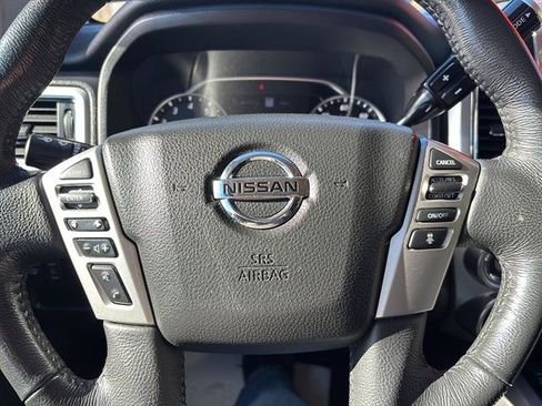Used 2020 Nissan Titan SV w/ SV Convenience Package image 26