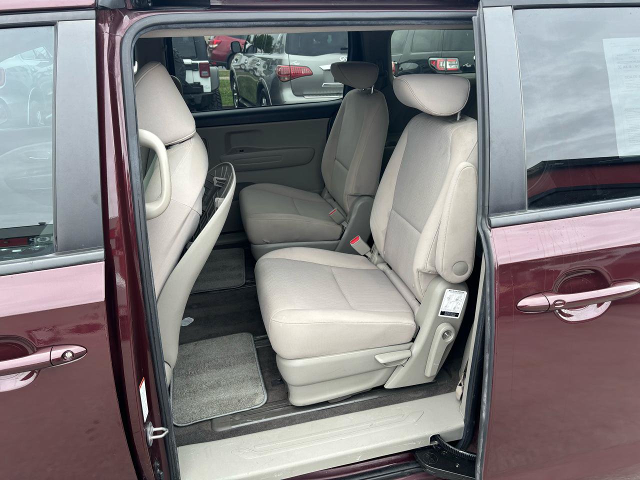 Used 2020 Kia Sedona LX FWD image 13