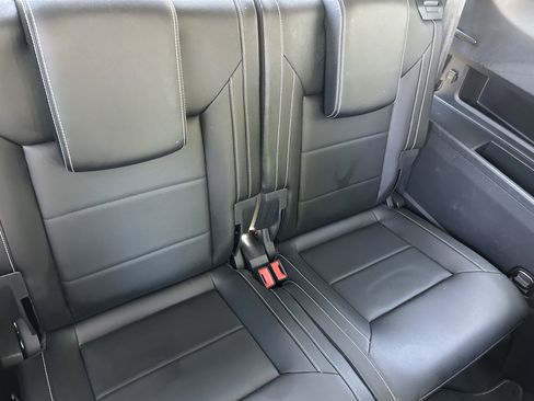 Used 2023 Volkswagen Atlas SE FWD image 12