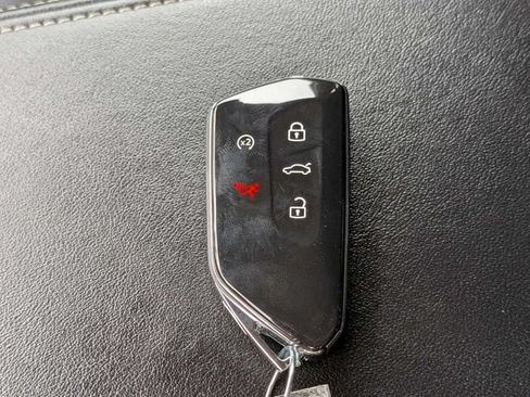 Certified 2025 Volkswagen Atlas SE FWD image 31