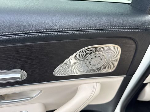 Used 2022 Mercedes-Benz GLS 450 4MATIC image 13