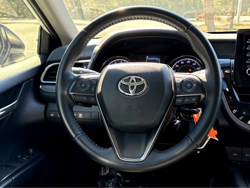 Used 2023 Toyota Camry SE image 14