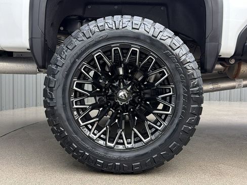 Used 2025 GMC Sierra 3500 Denali w/ Denali Reserve Package AWD/4WD image 11