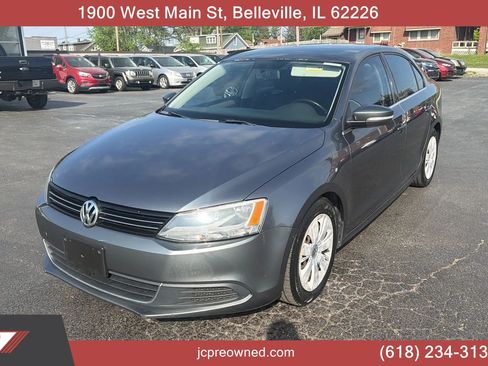 Used 2013 Volkswagen Jetta SE FWD image 1