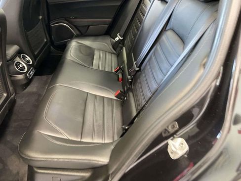 Used 2023 Alfa Romeo Giulia Estrema image 18