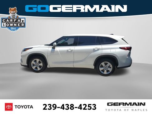 Used 2022 Toyota Highlander L FWD image 12