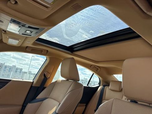 Certified 2022 Lexus ES 350 w/ Premium Package image 22