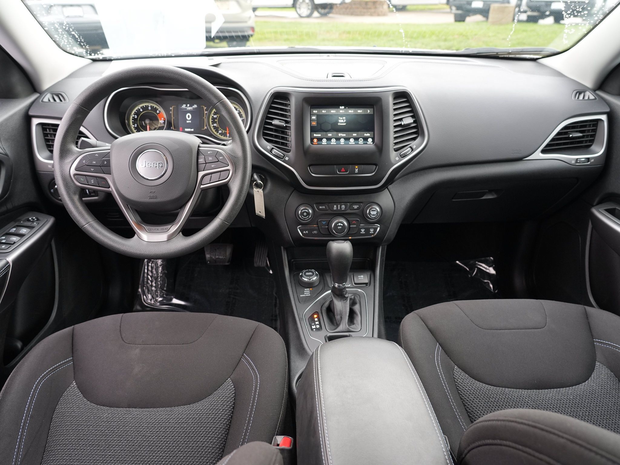 Used 2021 Jeep Cherokee Latitude AWD/4WD image 27