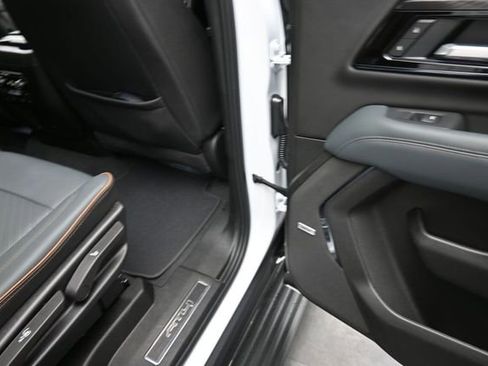 Used 2026 GMC Yukon AT4 w/ AT4 Premium Plus Package AWD/4WD image 35