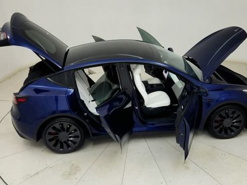 Used 2023 Tesla Model Y Performance AWD/4WD image 36