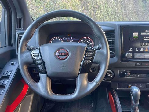 Used 2023 Nissan Frontier PRO-4X w/ Technology Package AWD/4WD image 15