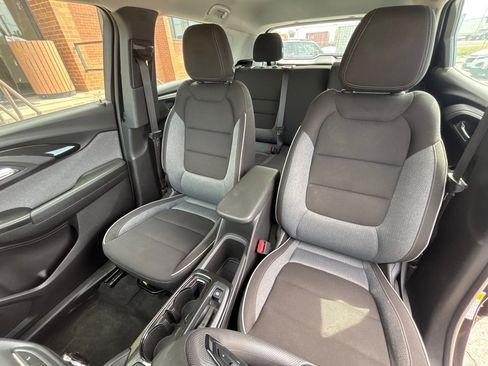 Used 2023 Chevrolet TrailBlazer LS image 19